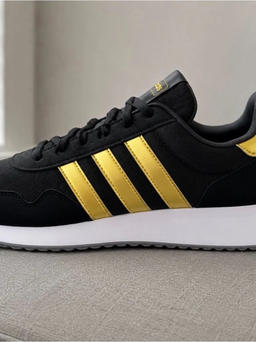 adidas run 60s